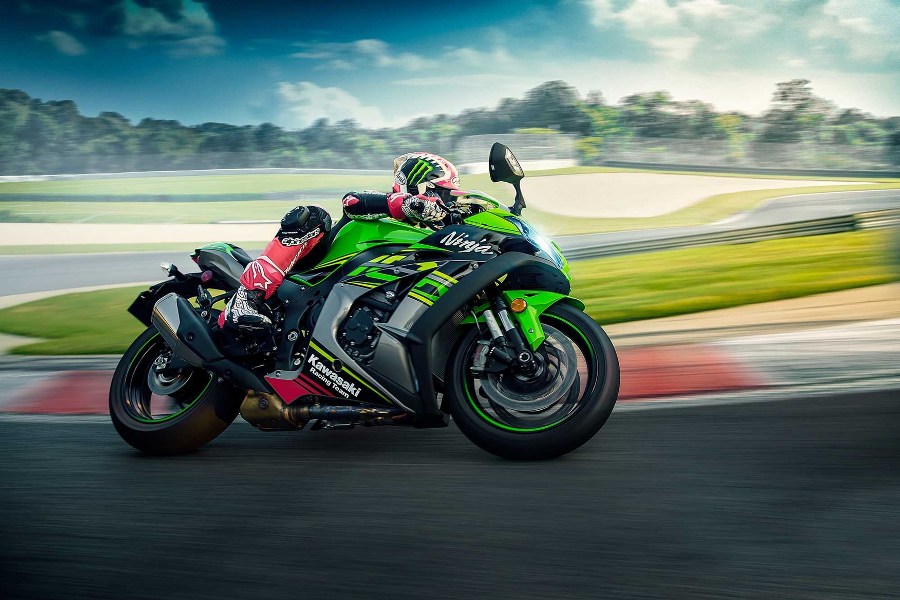 2019 Kawasaki Ninja ZX 10R action