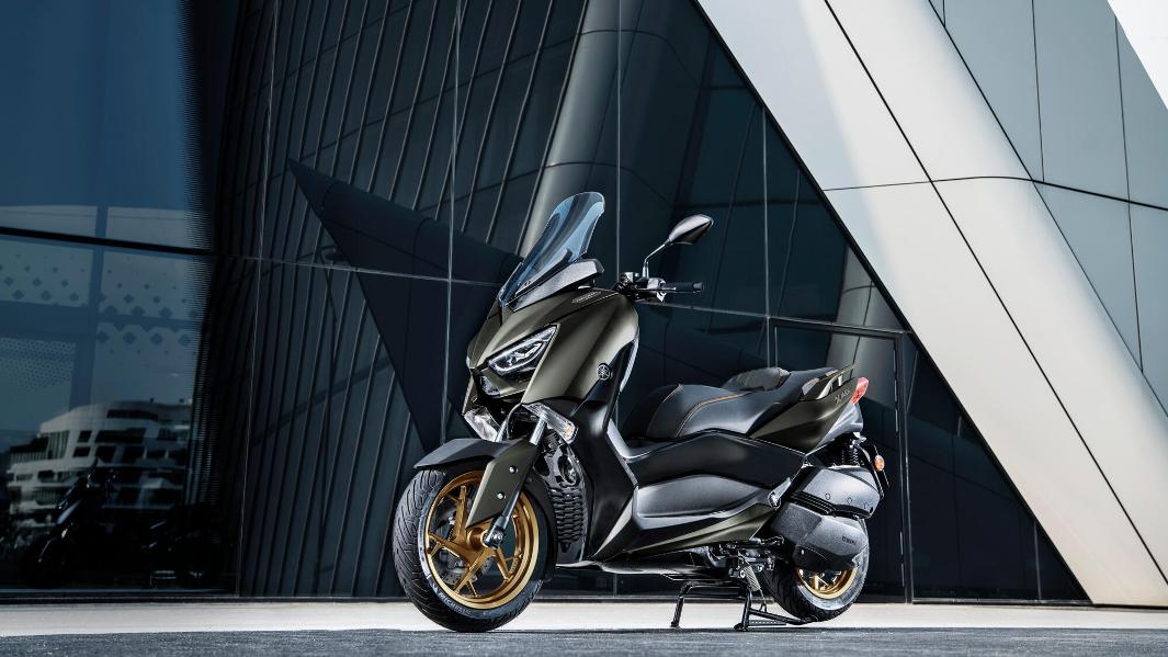 2020 Yamaha XMAX300ASP EU Tech Kamo Static 005 03