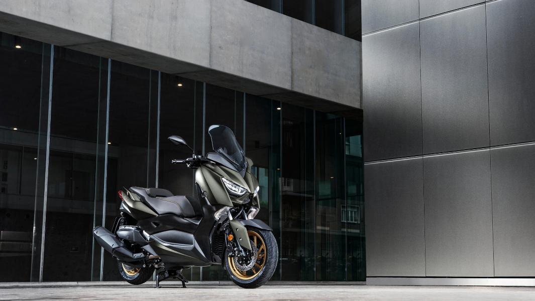 2020 Yamaha XMAX400ASP EU Tech Kamo Static 007 03