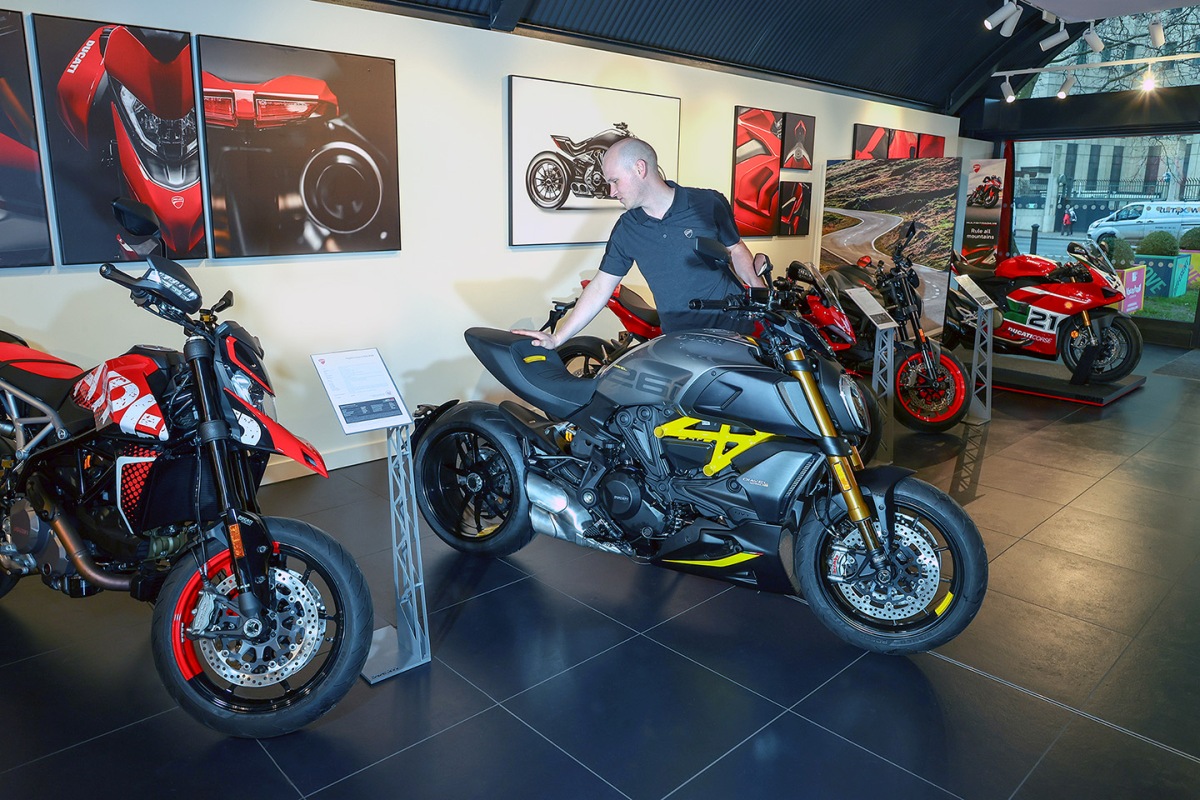 DUCATI LONDON 4