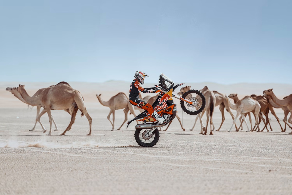 sam sunderland desert ride dubai