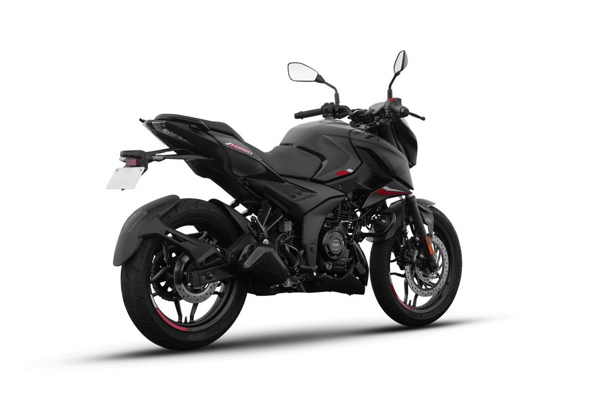 BAJAJ PULSAR 250N 2023 4