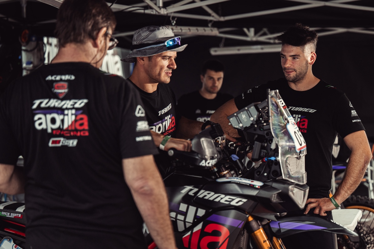 apriliatuaregracing bajaaragon preview 4