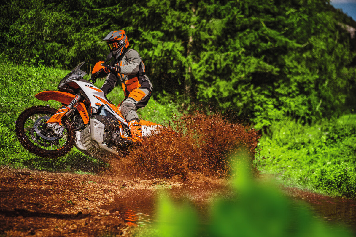 469522 MY23 KTM 890 ADVENTURE R Action CAT A EU Global