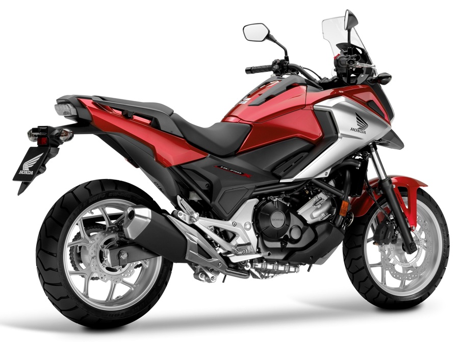 Honda Africa Twin midsize 3