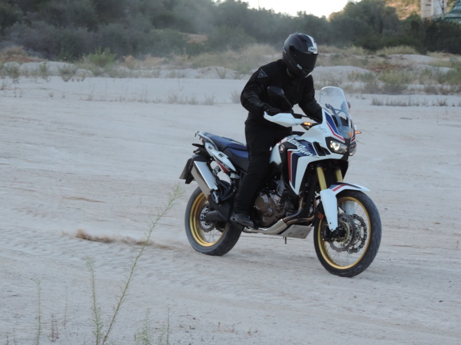 Honda Africa Twin midsize 5