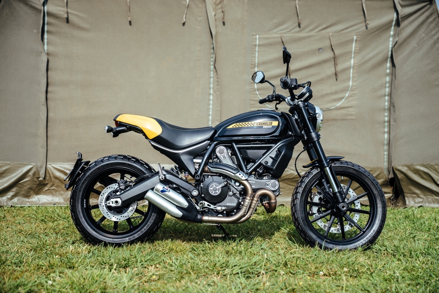 2 Ducati Scrambler Full Throttle 01