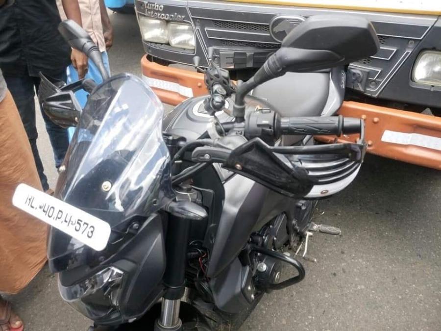 bajaj vs truck 1