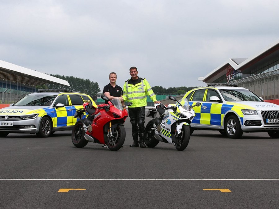 ducati panigale v4 police 4