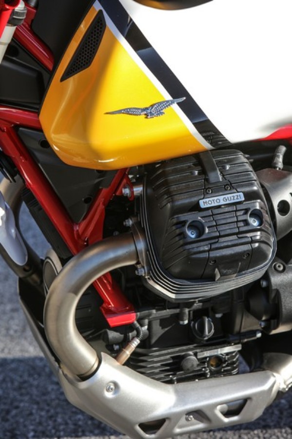 MOTOGUZZI V85TT 14