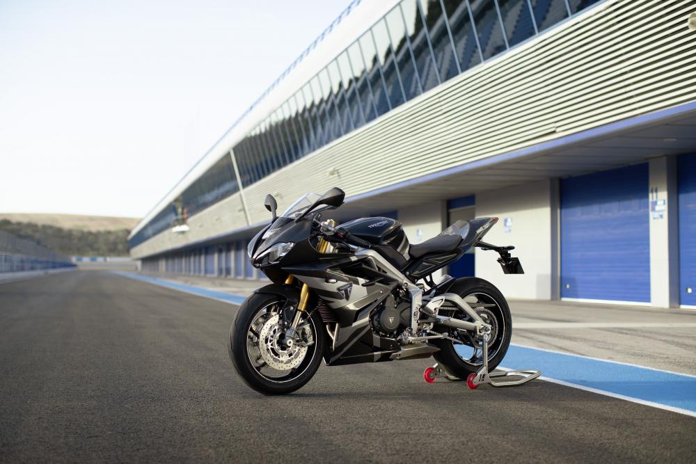 triumph daytona 765 moto2 limited edition 2