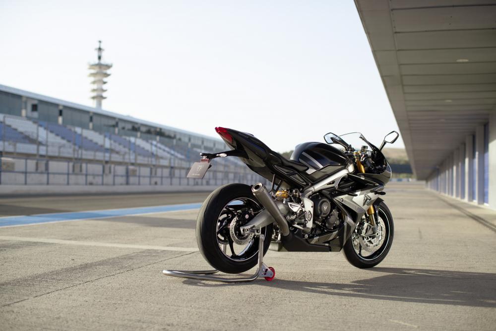 triumph daytona 765 moto2 limited edition 3