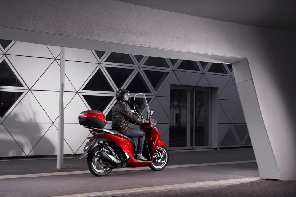 2020 HONDA SH125i 9