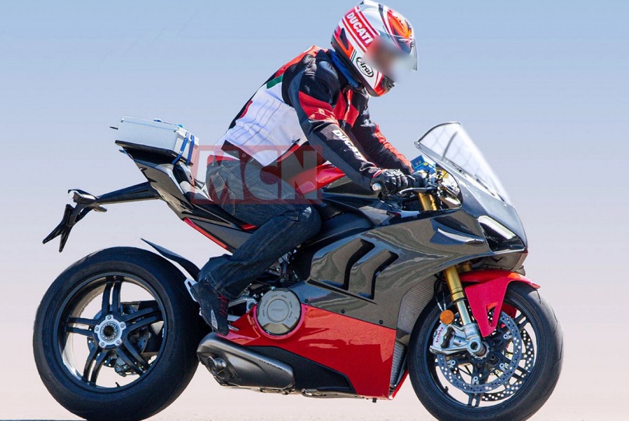 1 ducati panigale v4s superleggera 1