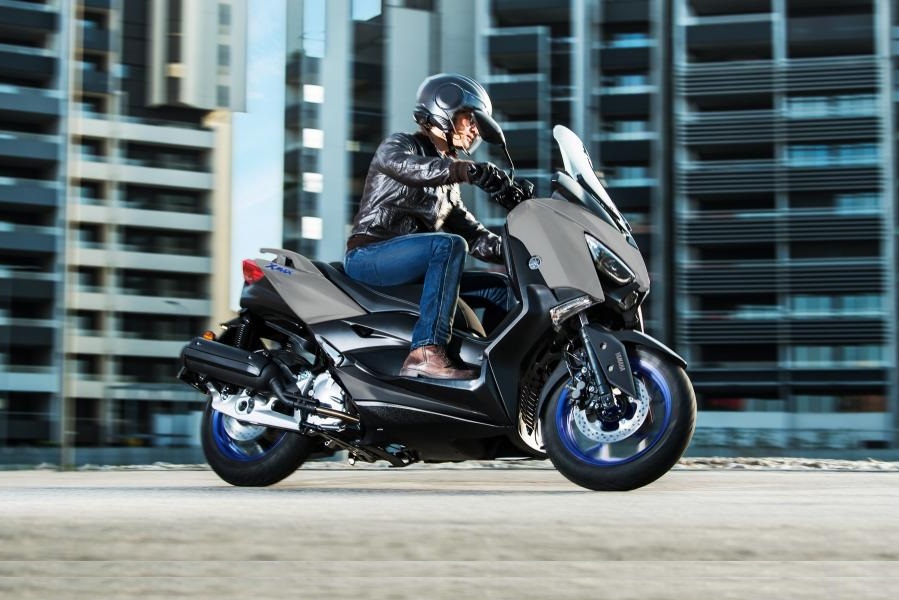 YAMAHA XMAX 300 2021 4