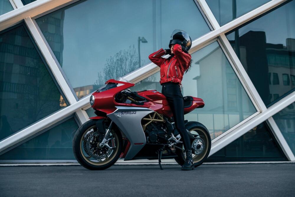 mv agusta superveloce 800 red 1