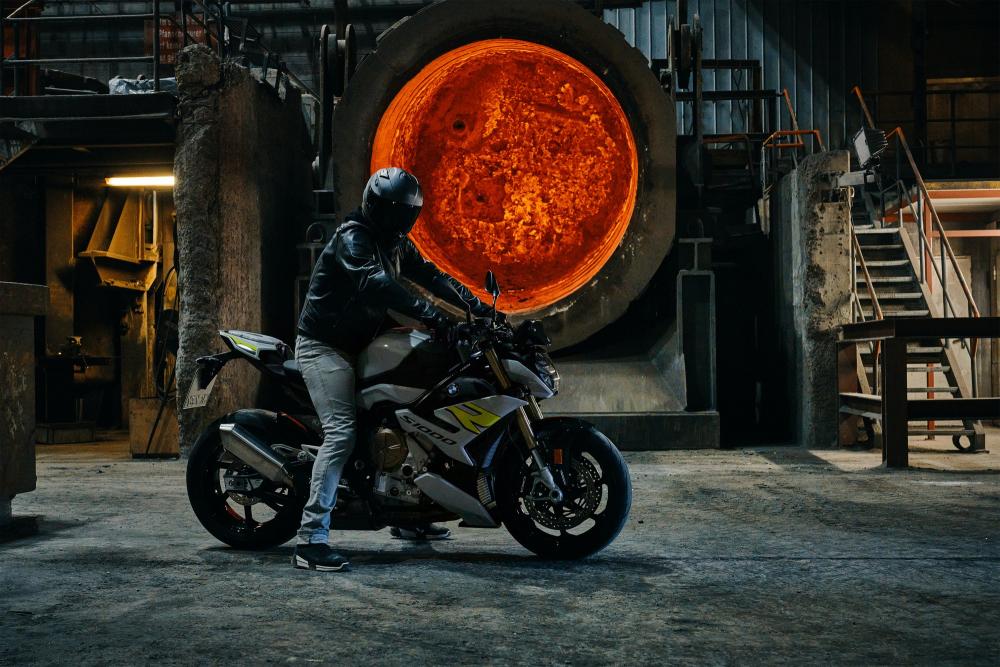 bmw s 1000 r 2021 14