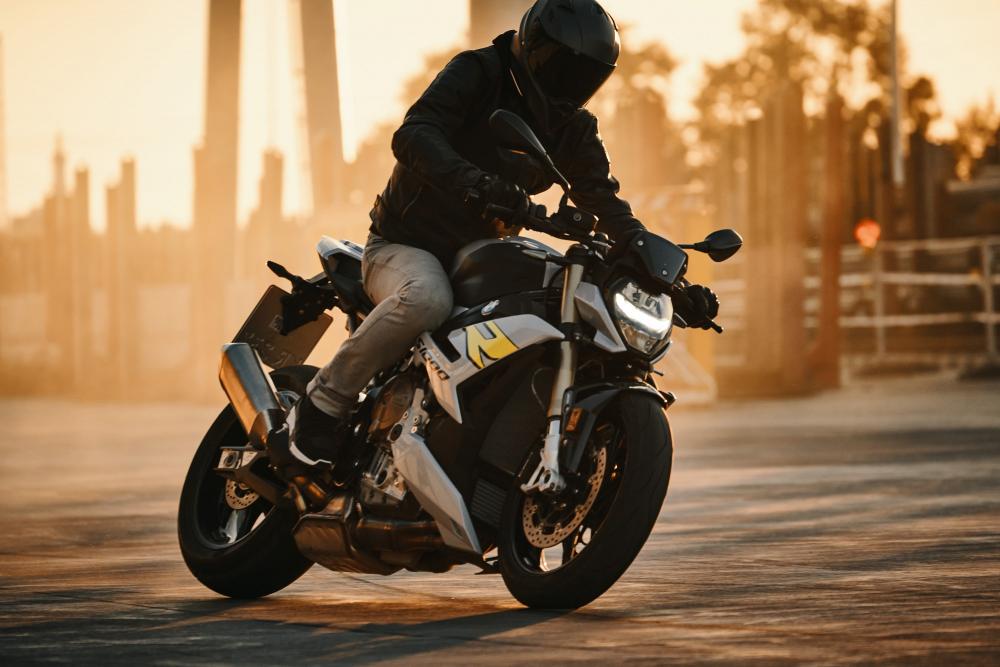 bmw s 1000 r 2021 16