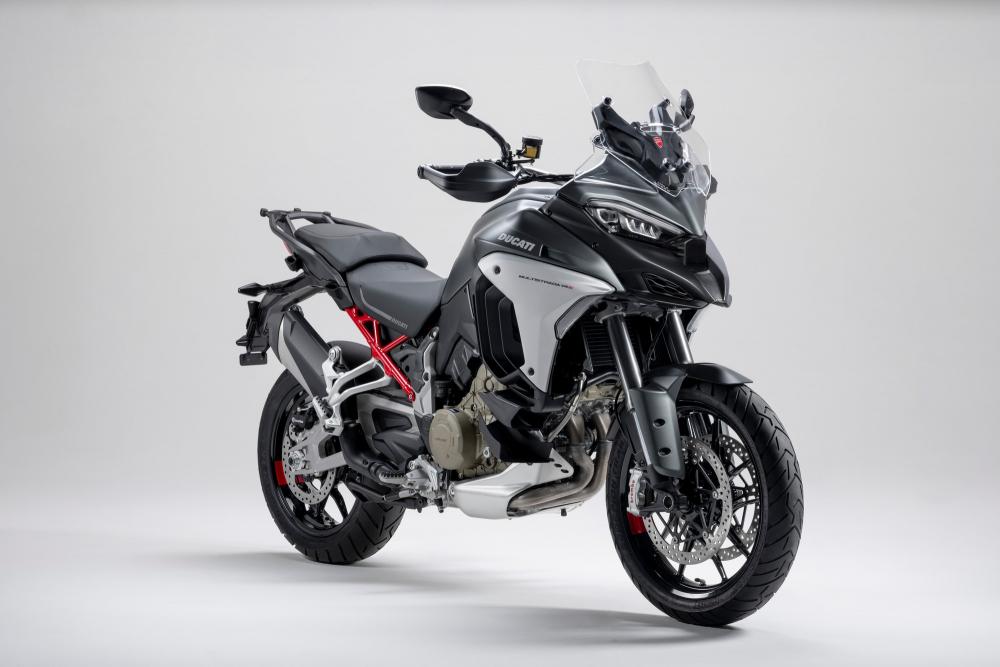 B ducati multistrada v4 static 03