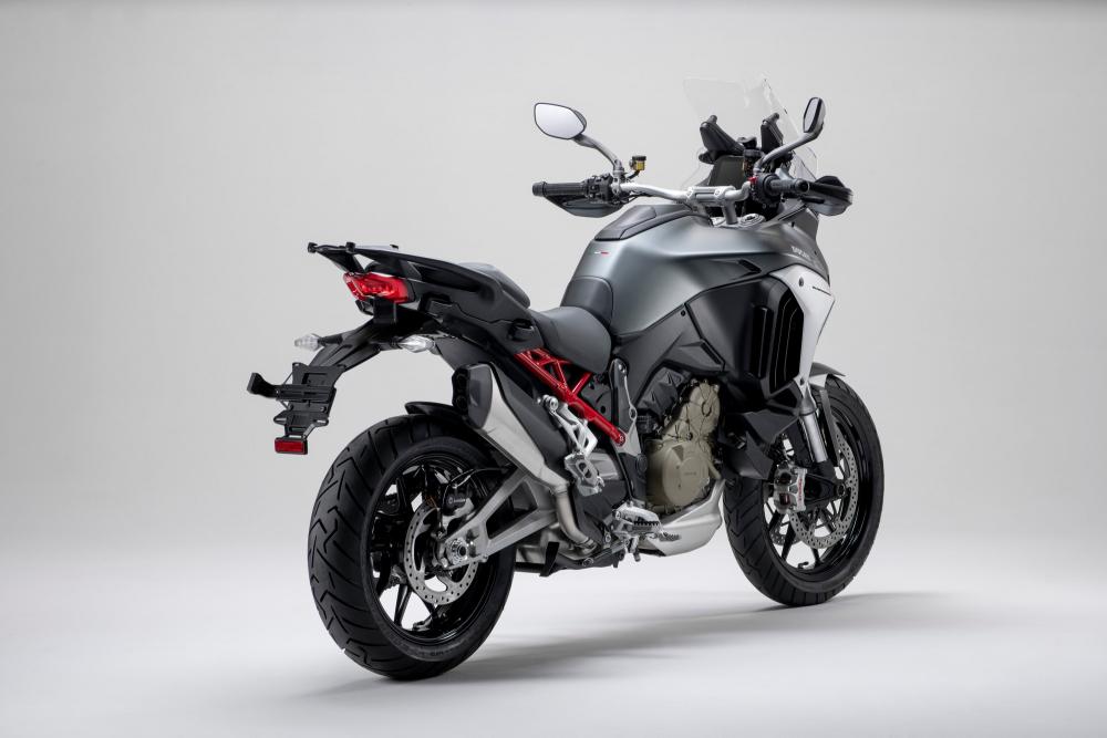 B ducati multistrada v4 static 04