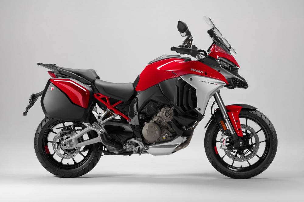 B ducati multistrada v4 static 17