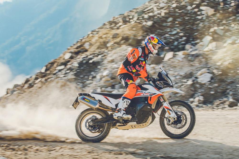 B ktm 890 adventure r rally action toby price