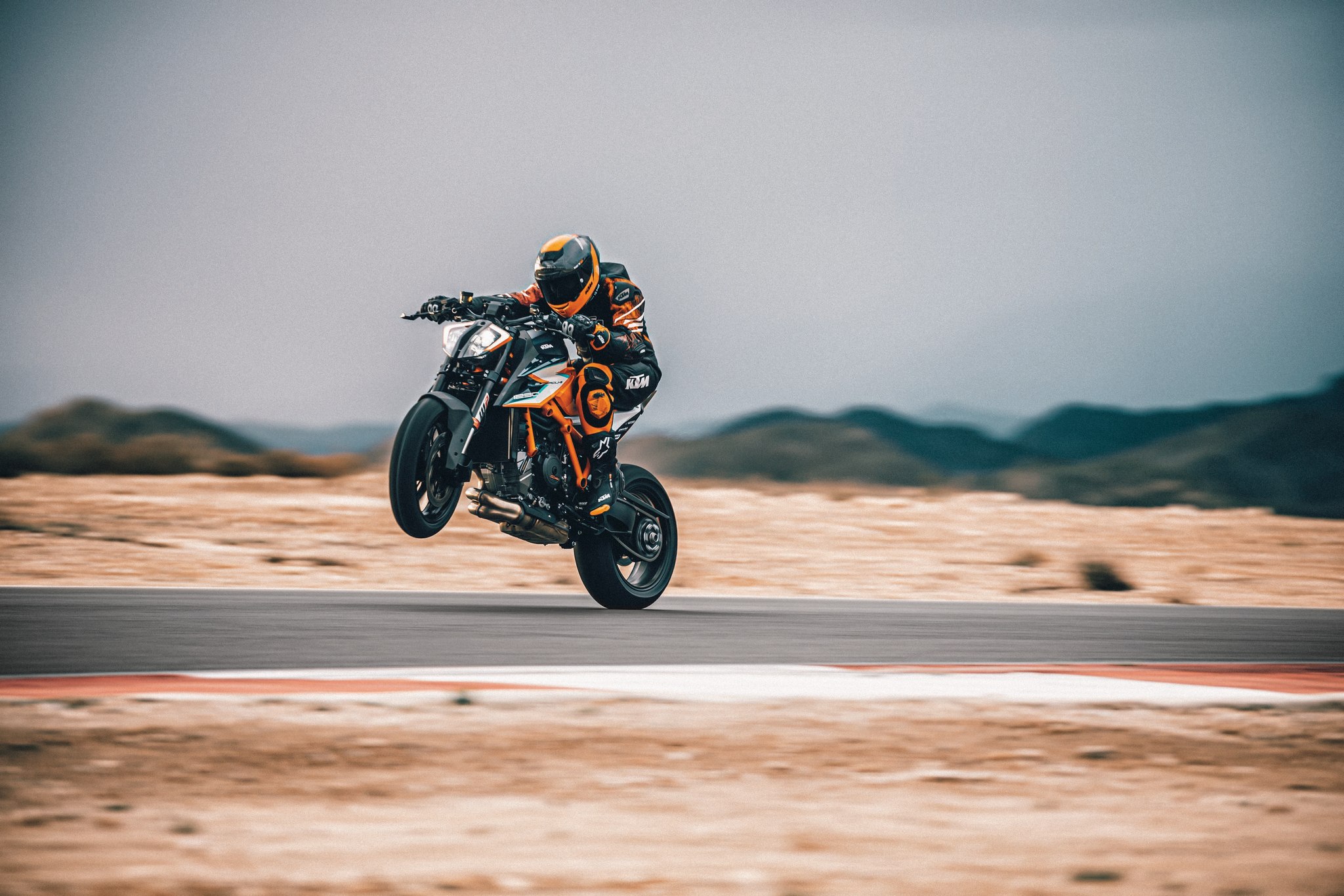 ktm 1290 super duke rr 2021 10