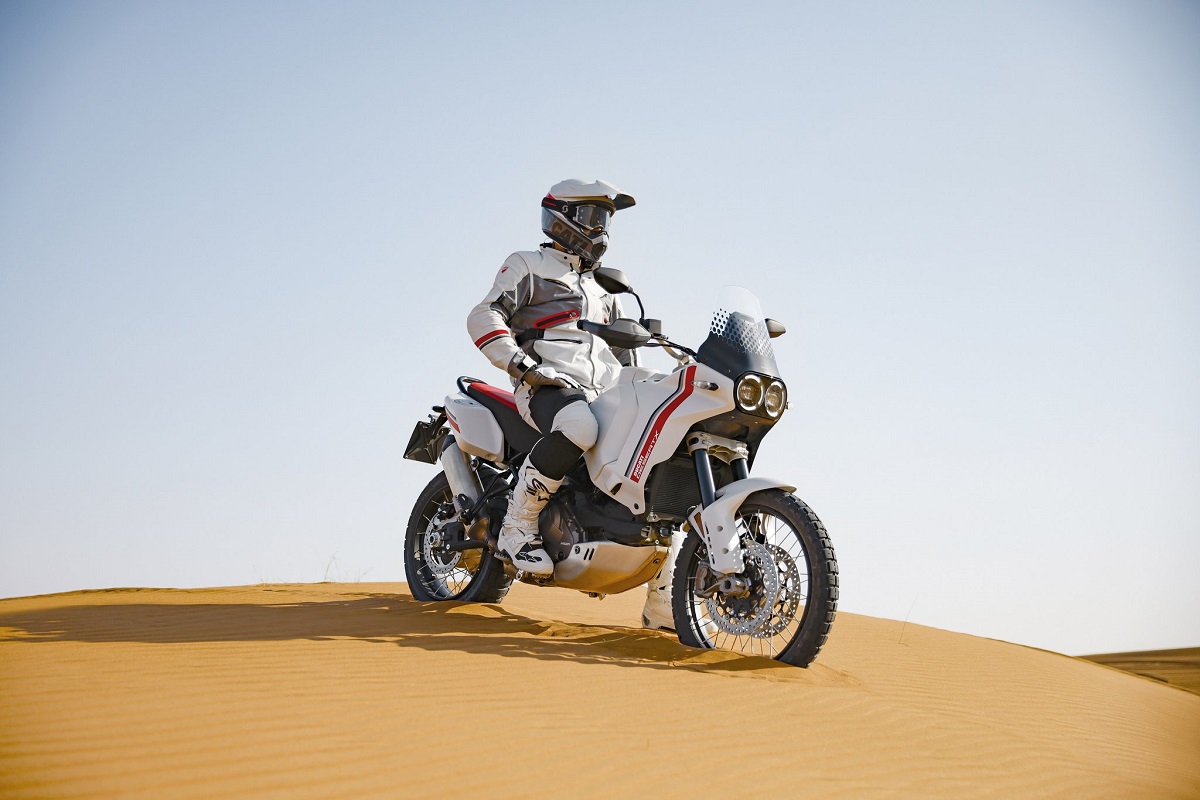 Ducati DesertX 2022 1