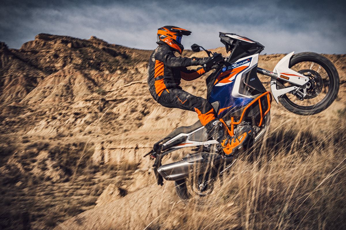 KTM 1290 SUPER ADVENTURE R action 3