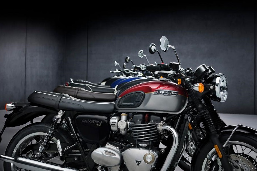 1 Triumph Bonneville 2021