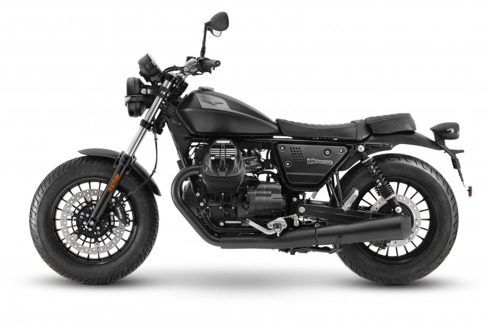 Moto Guzzi V9 Bobber 2021 1