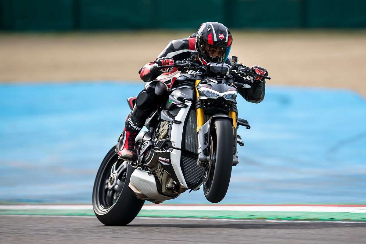 Ducati Streetfighter V4SP 2022 1