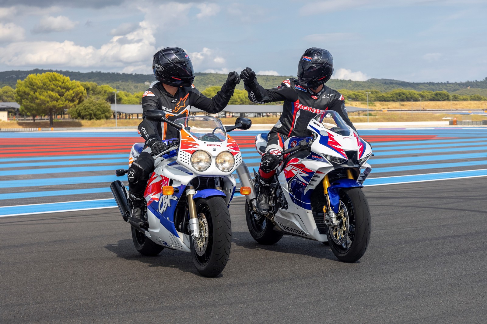 352040 22YM HONDA CBR1000RR R FIREBLADE SP 30TH ANNIVERSARY