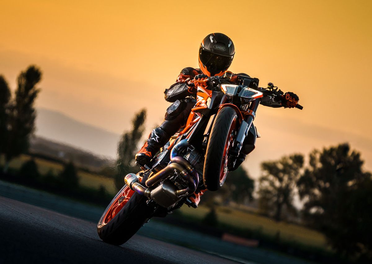 KTM 1290 Super Duke Evo 2022 21