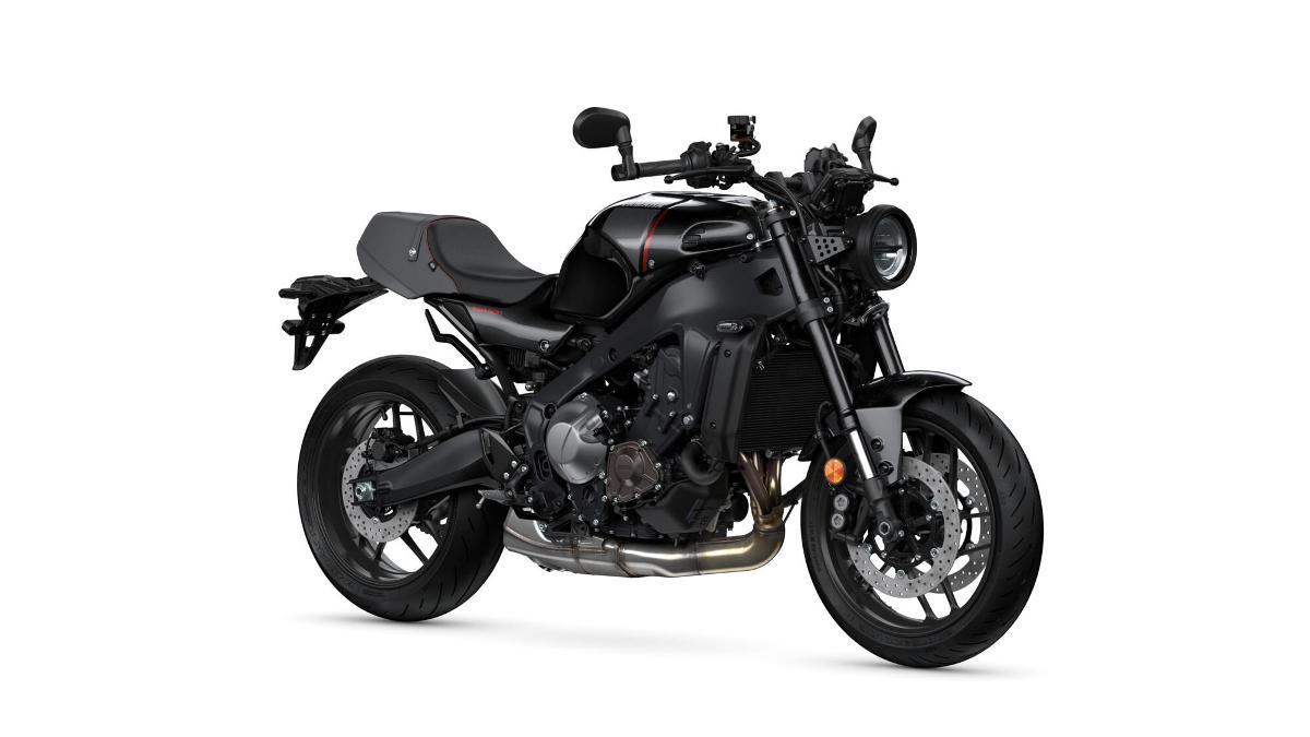 2022 Yamaha XS850 EU Midnight Black Studio 001 03