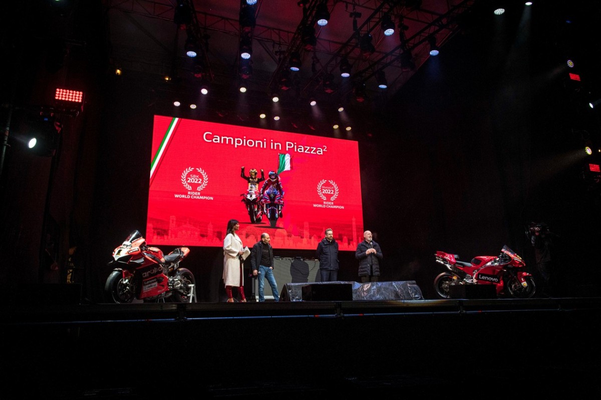 DUCATI CAMPIONI IN PIAZZA 2