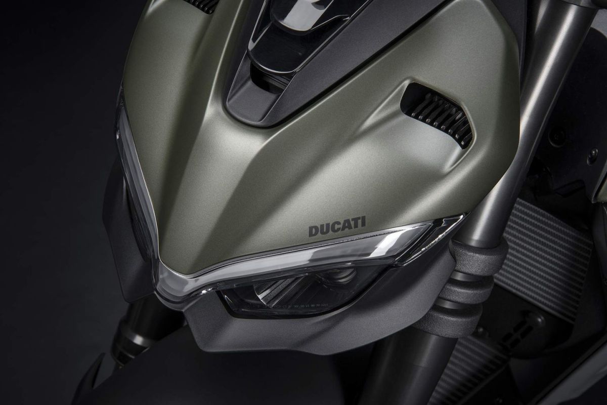 ducati streetfighter v2 storm green 3