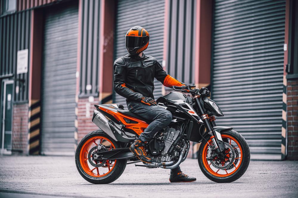 B 2023 ktm 890 duke gp 2