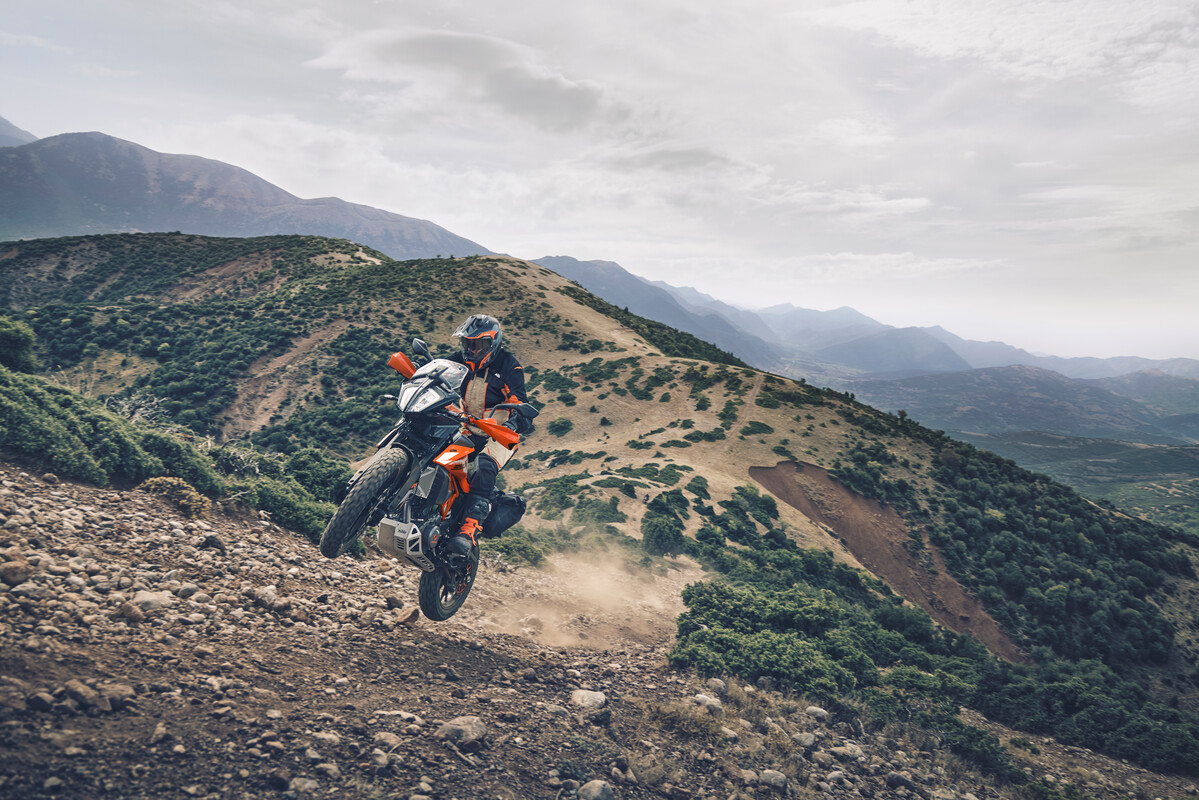 558077 MY24 KTM 390 ADVENTURE Action EU Global 2024 KTM 390 ADVENTURE