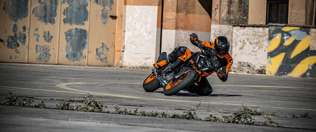 ktm duke 990 2024 2