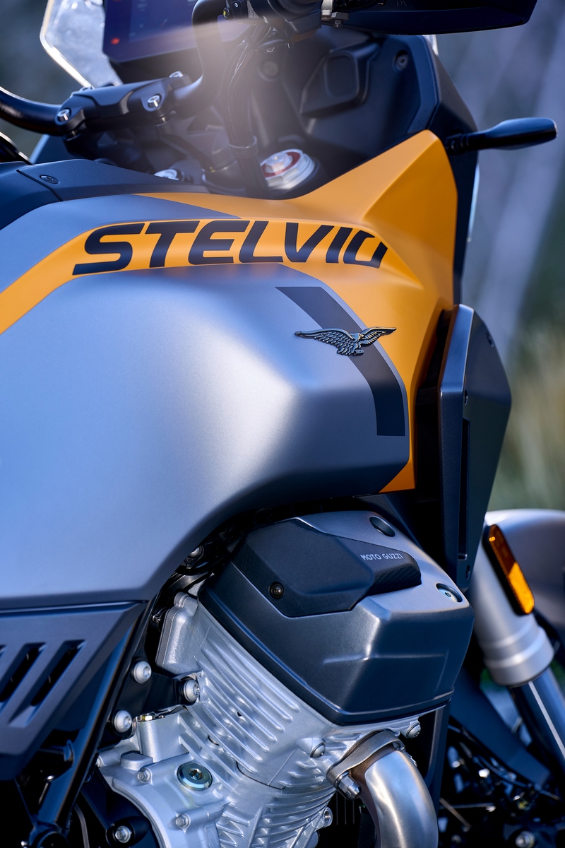 Moto Guzzi Stelvio 2024 8