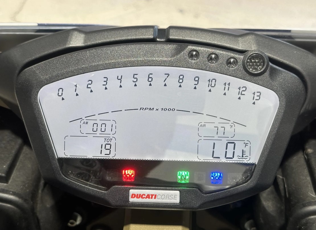 2010 ducati 848 superbike DSC 7477 95815 scaled