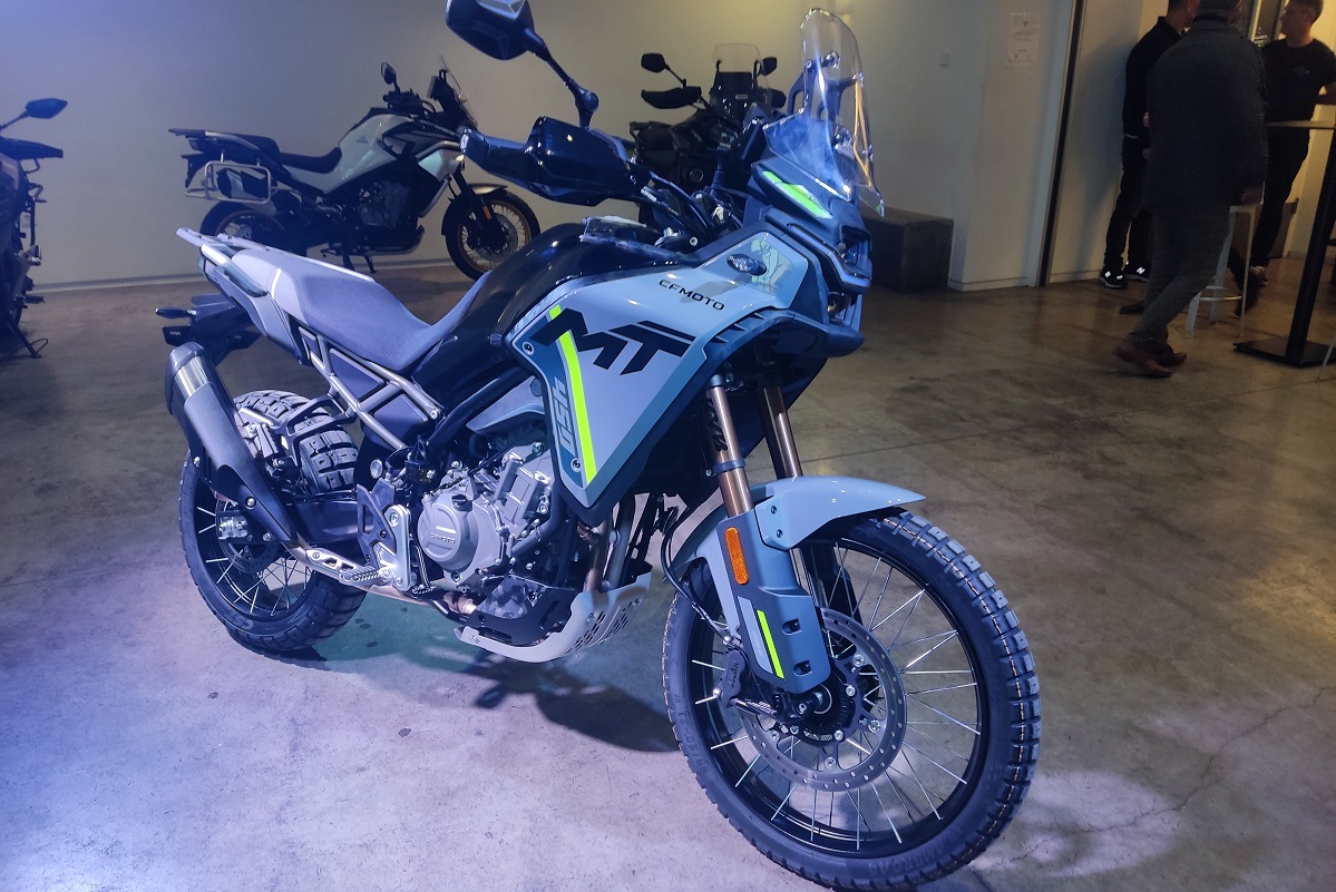 CFMOTO 450MT proti epafi 23