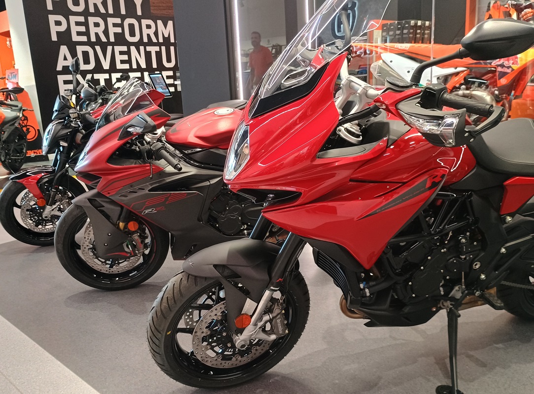 MV Agusta corner 11