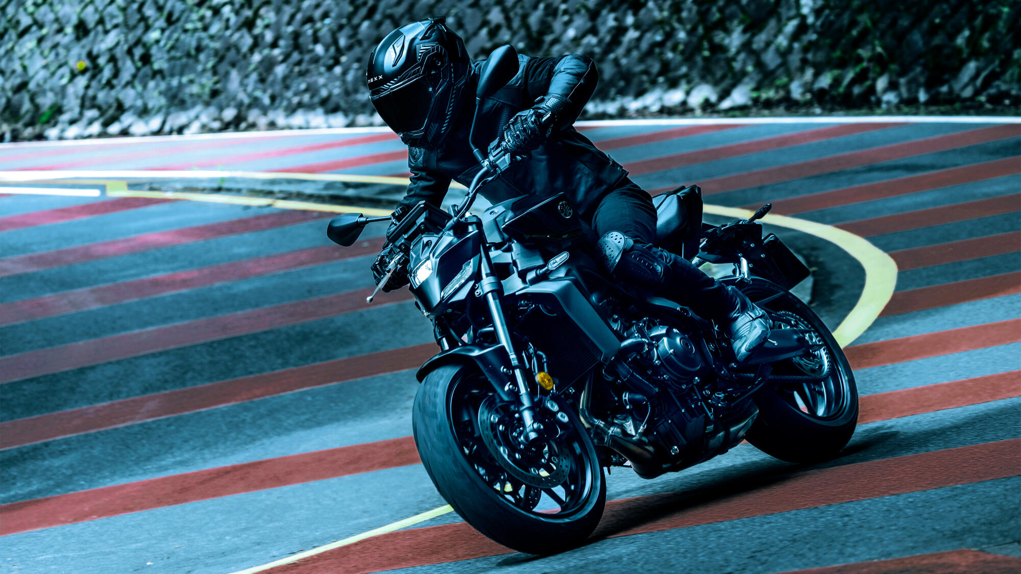 2024 Yamaha MT09AS EU Tech Black Action 002 03