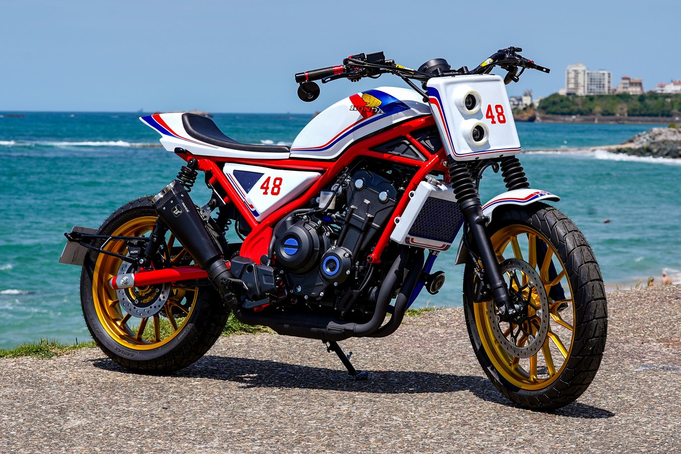 478808 Wheels and Waves Oceans Track