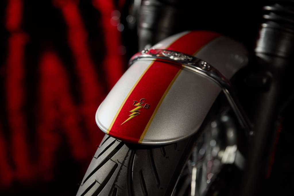 Triumph Bonneville T120 Elvis 10