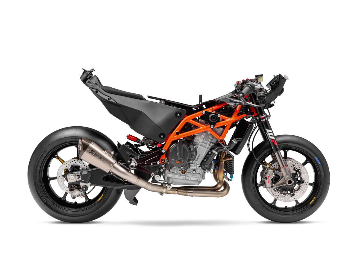 2024 KTM RC8C 8