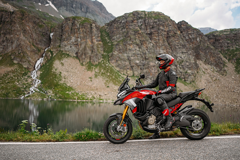 1 MY25 DUCATI MULTISTRADA V4 PIKES PEAK DYN ONLOCATION 59 UC692821 Low 5