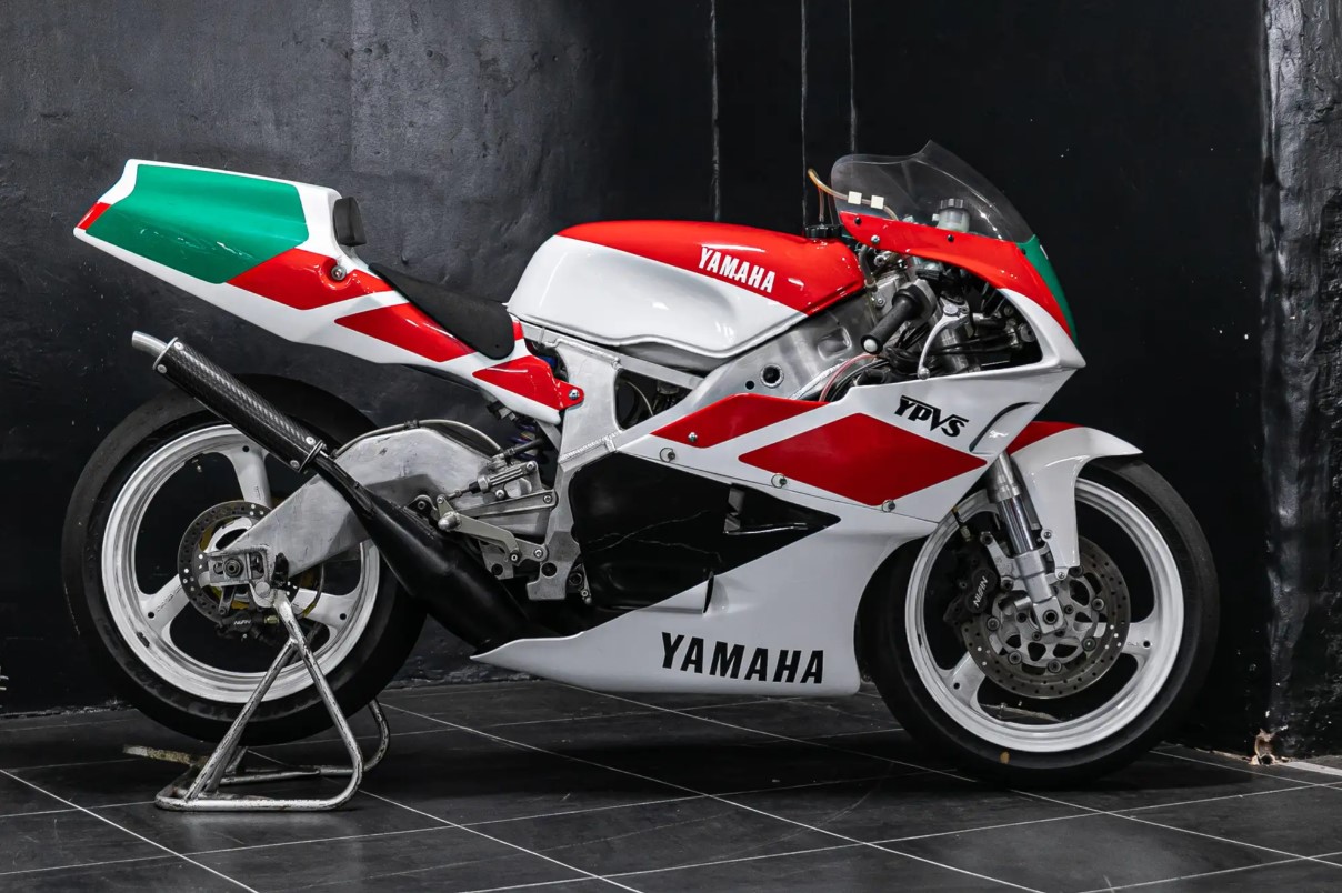 yamaha racing syllogi 4